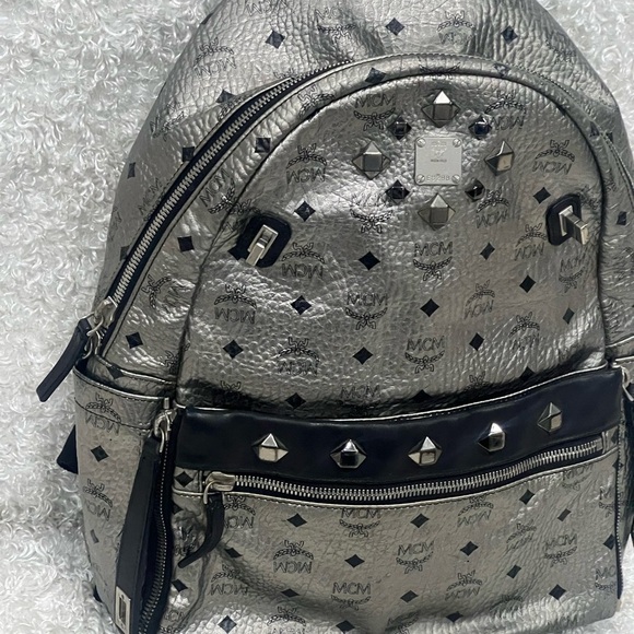 MCM Metallic Visetos Side Stud Stark Backpack Silver Black main image 8